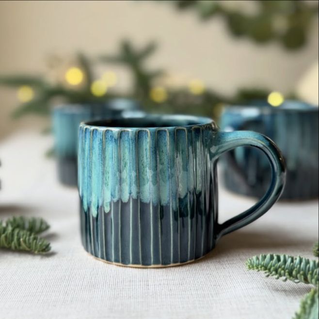 Poslední pec ještě chladne a já se chystám na focení posledního letošního updatu.🫢 Velkou část keramiky už si tu...